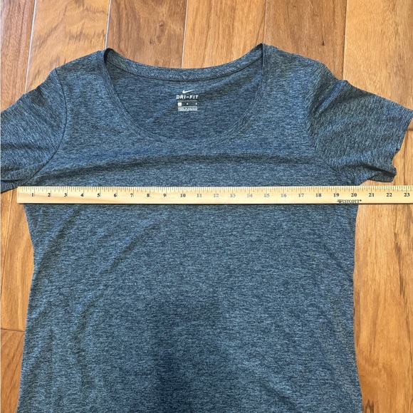 Nike Dry Fit Top - Picture 3 of 6